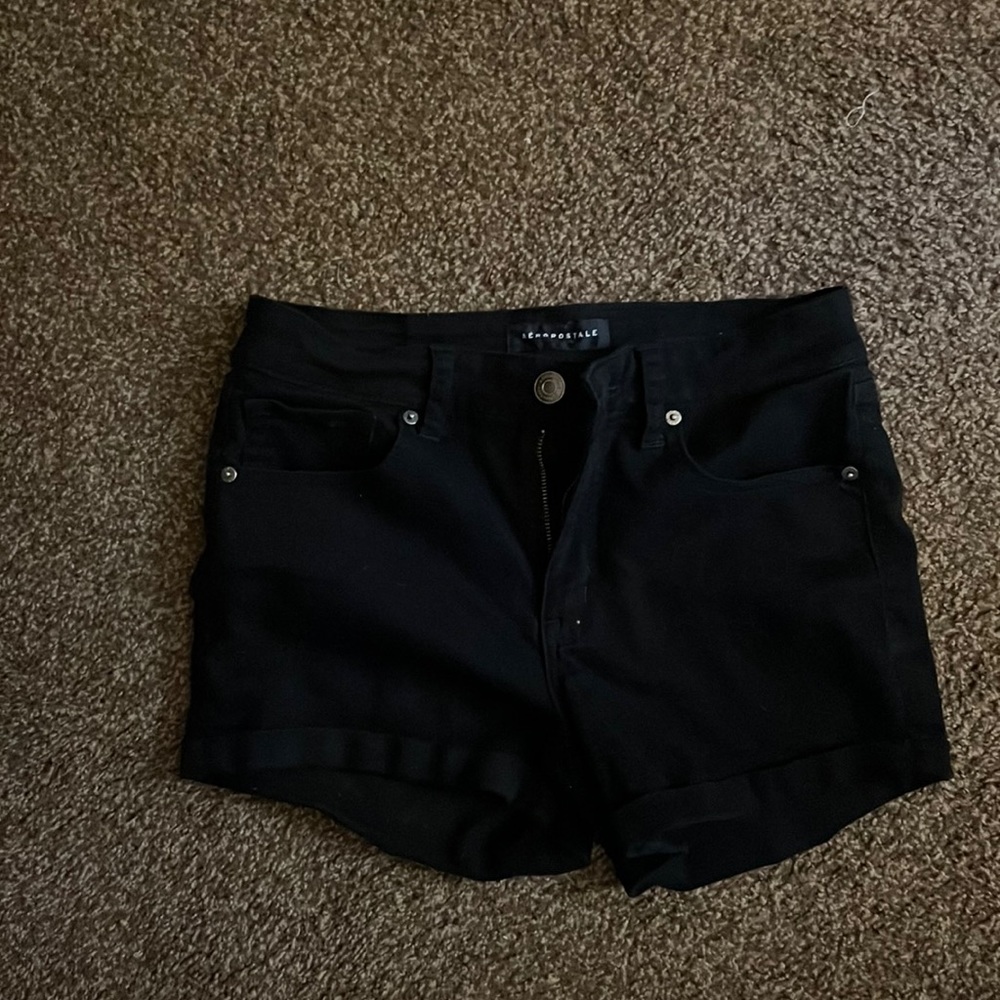 these are cute black shorts, the size:8